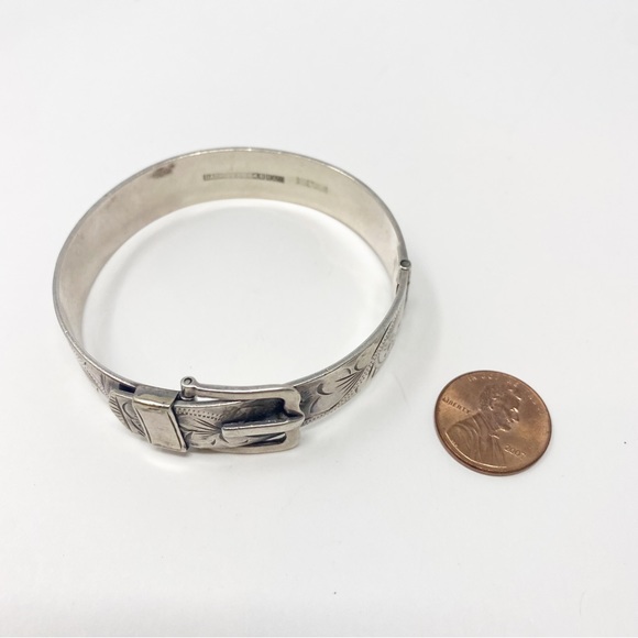 687 Vintage English Belt-style Engraved Bangle Bracelet - Picture 5 of 12